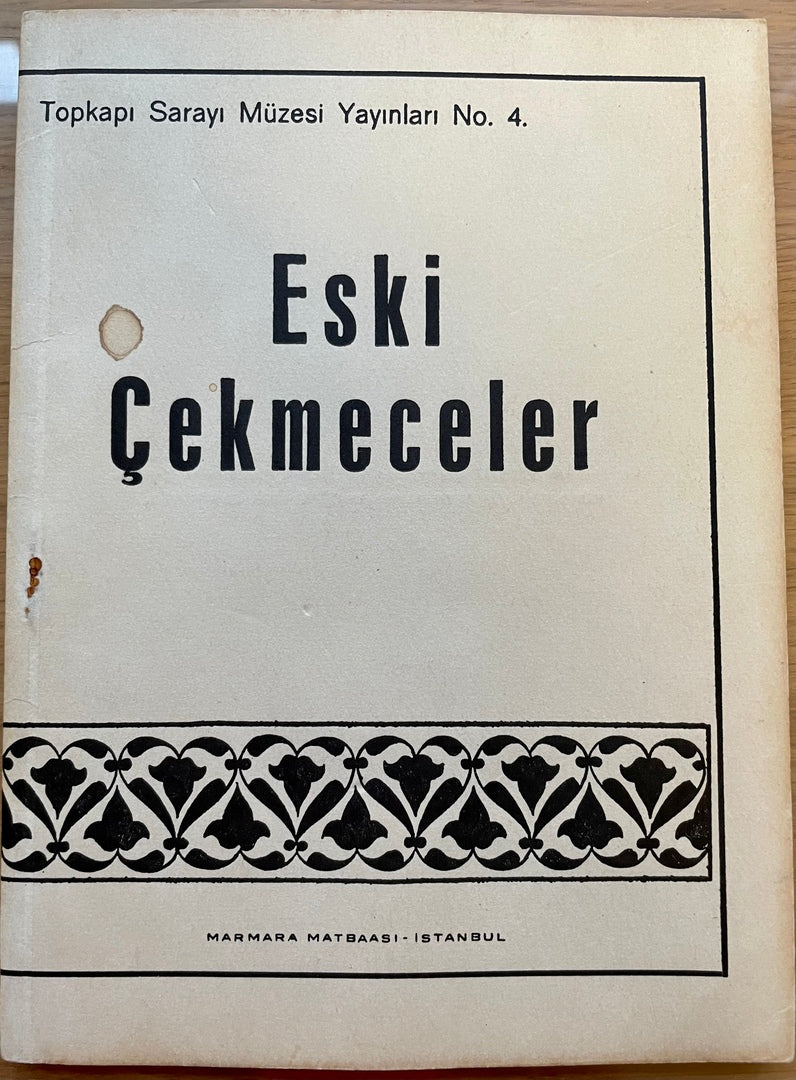 Eski Cekmeceler, Ancient Desks.