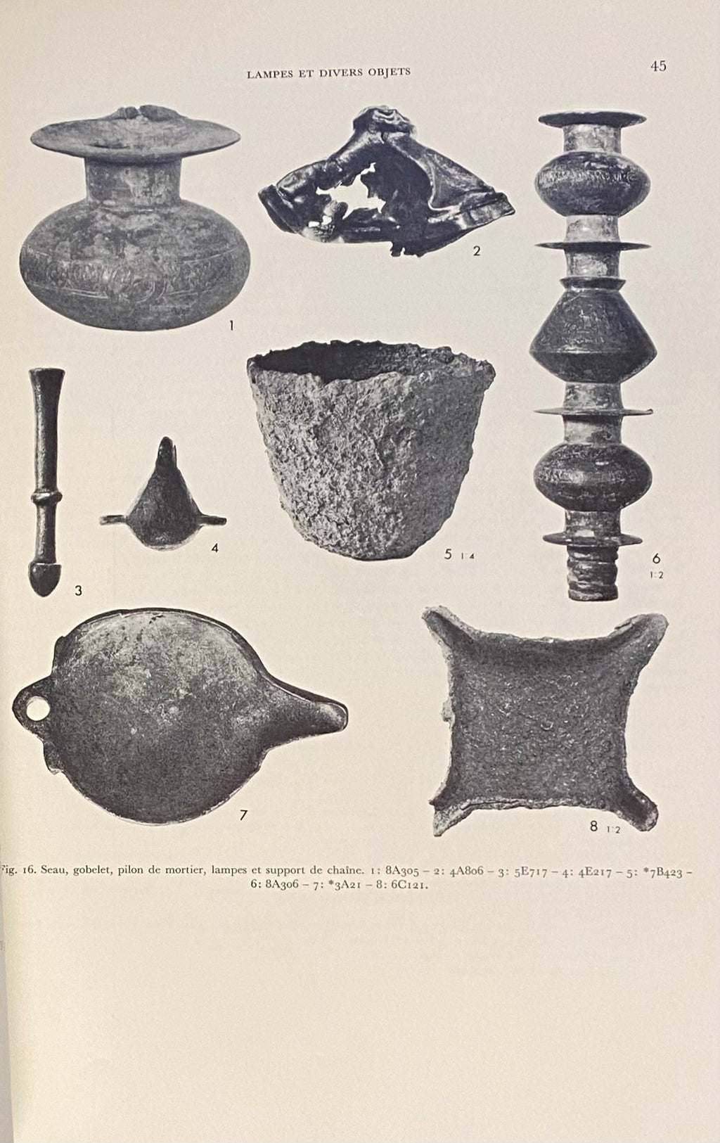 Hama: Fouilles et Recherches de la Fondation Carlsberg 1931-1938, IV 3. Les Petits Objets Médiévaux sauf Les Verreries et Poteries.