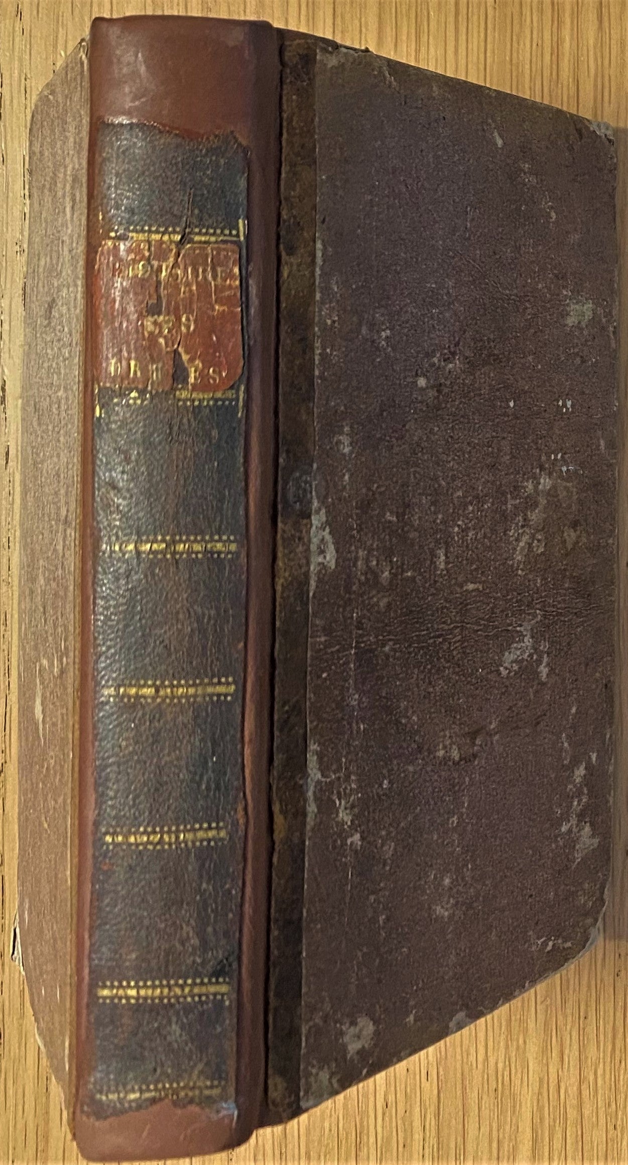 Histoire des Druses peuple du Liban, formé par une colonie de François... contenant… l'Histoire de l'Emir Facardin (Fakhreddine... Enrichie de figures, de la carte du pays & de notes politiques & geographiques.