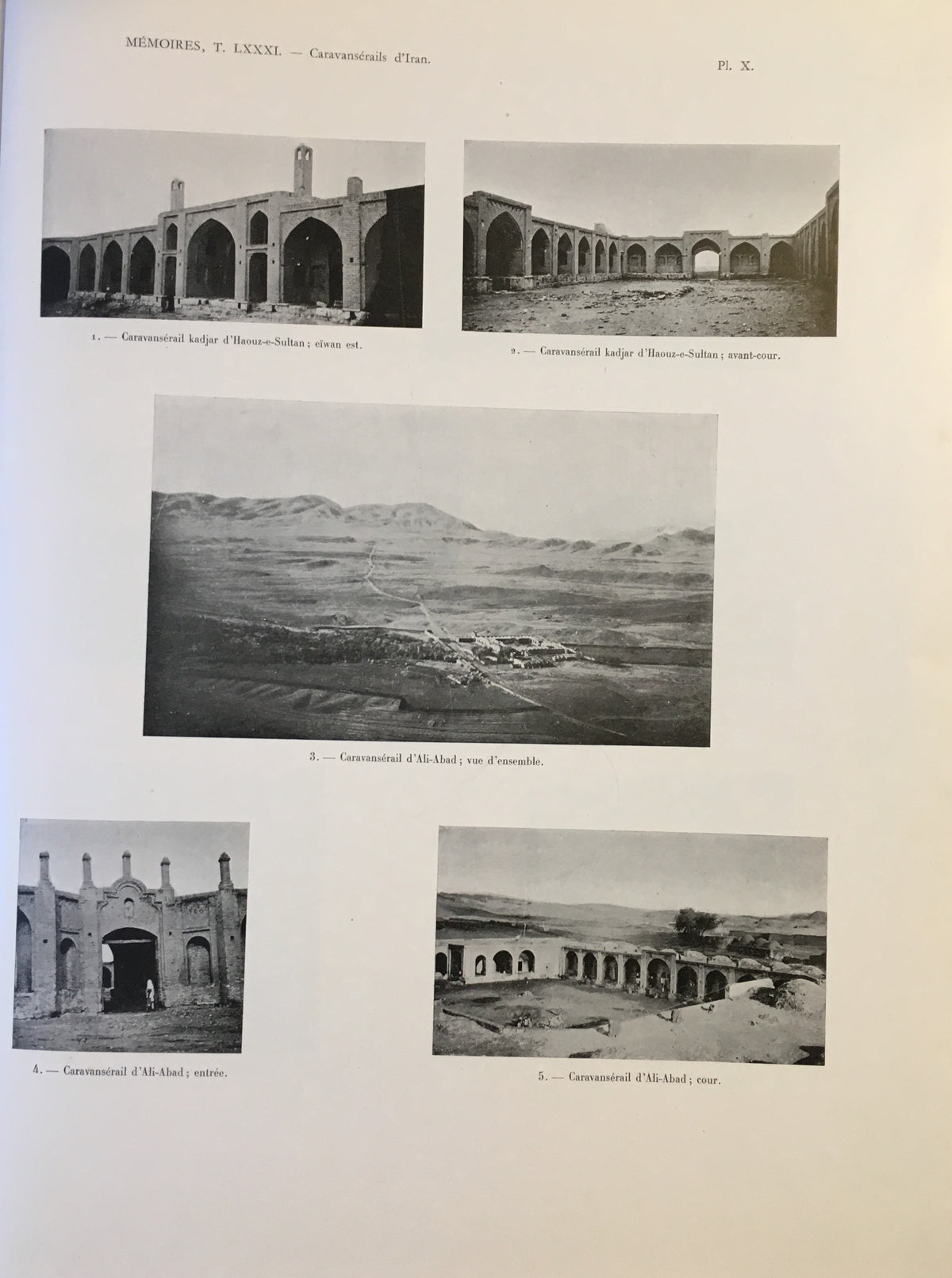 Caravanserails d'Iran et Petites Constructions Routières.